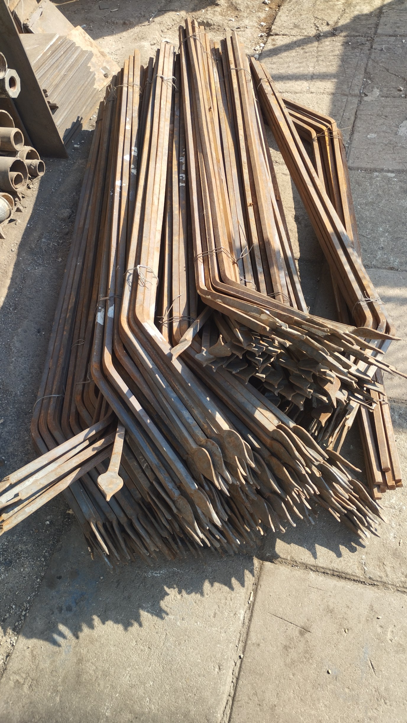 حفاظ نرده چهار پهلو